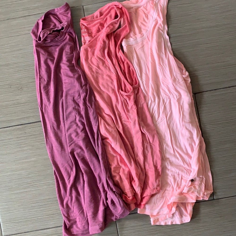 Women’s AE soft & sexy tanks LOT OF 3